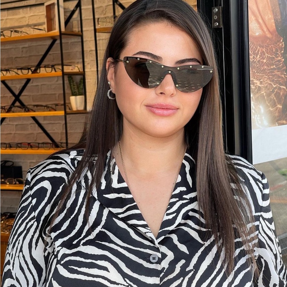 💯 - New - Gucci Grey | Gold Gg0666s Gg Logo Cat Eye Mirrored Sunglasses